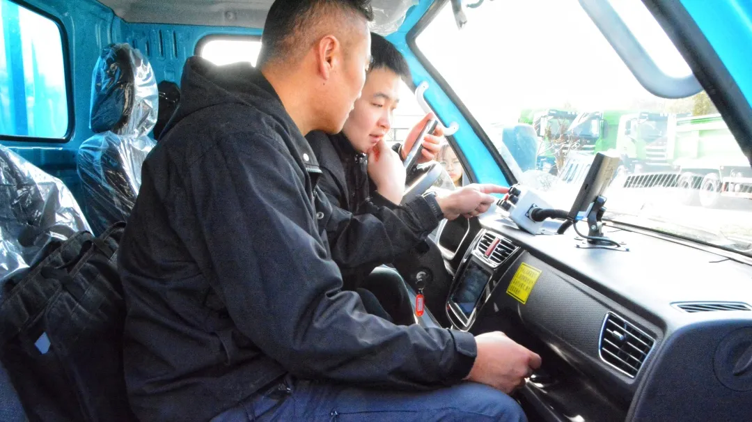躍迪新能源汽車：綠色動力，引領(lǐng)未來環(huán)衛(wèi)新風(fēng)尚